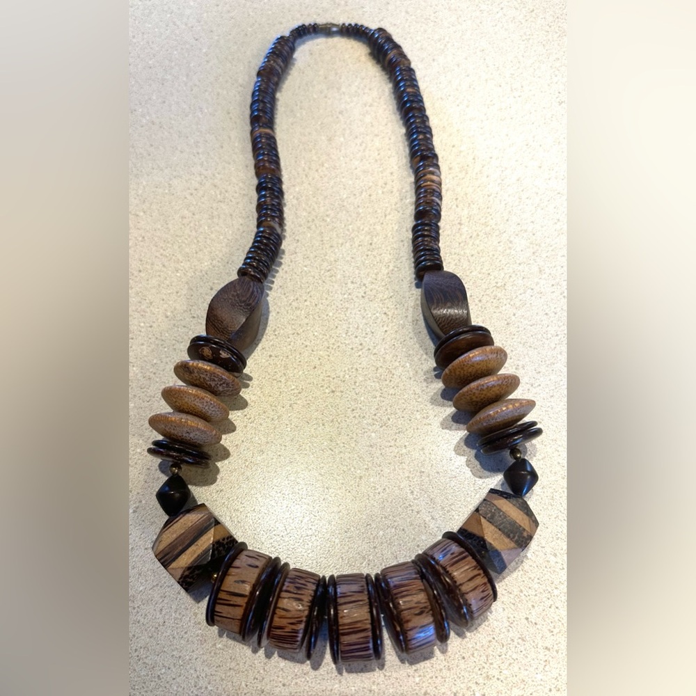 VTG Wooden Hand Carved Beads Tribal Boho Hippie Necklace MCM Chunky Natural 24”
